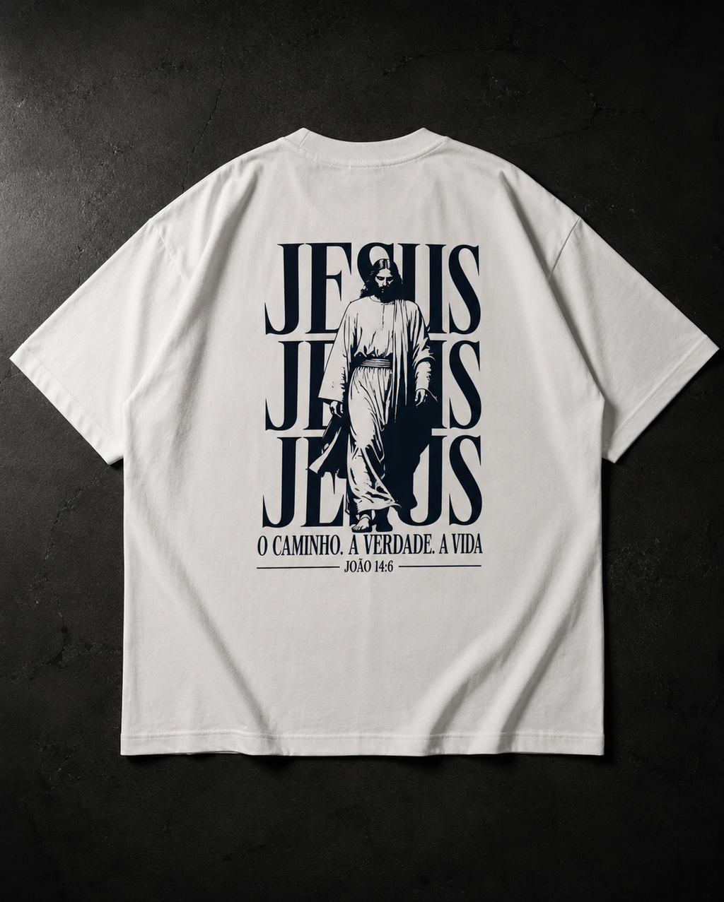 Camiseta oversized branca  cristã com estampa Jesus nas costas