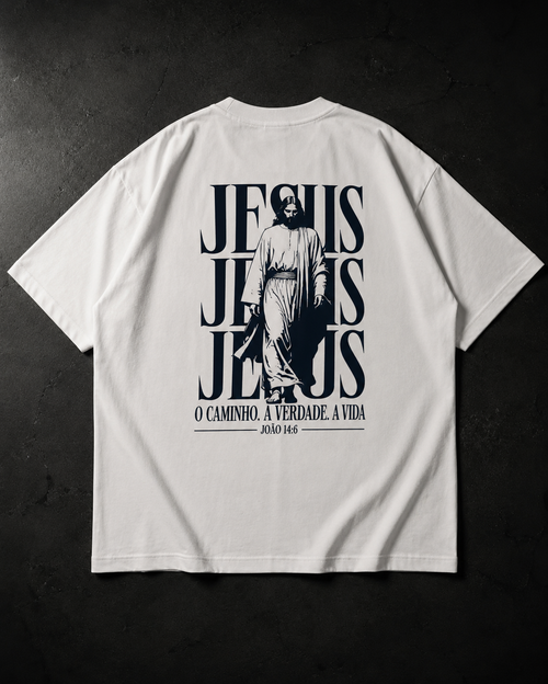 Camiseta oversized branca  cristã com estampa Jesus nas costas
